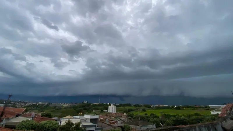 Concessionária de energia elétrica reforçou monitoramento meteorológico.