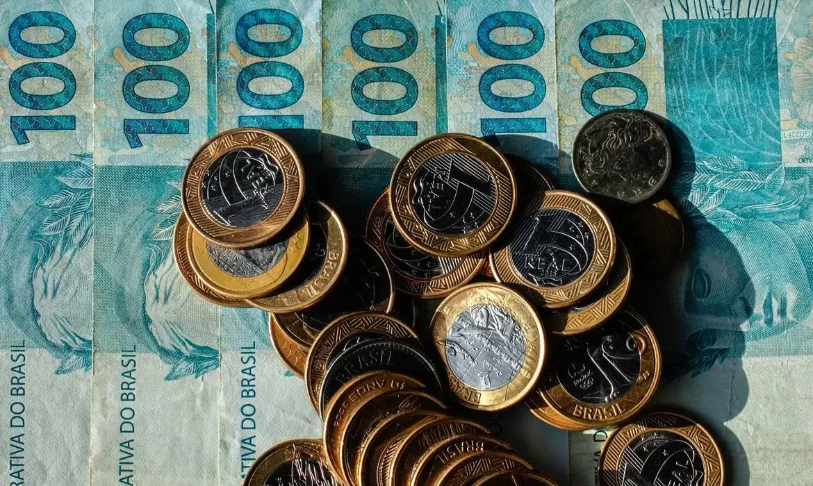 Governo anuncia perdão de dívidas tributárias de MEIs, compra de débitos bancários e apoio de até R$ 5 mil para investir