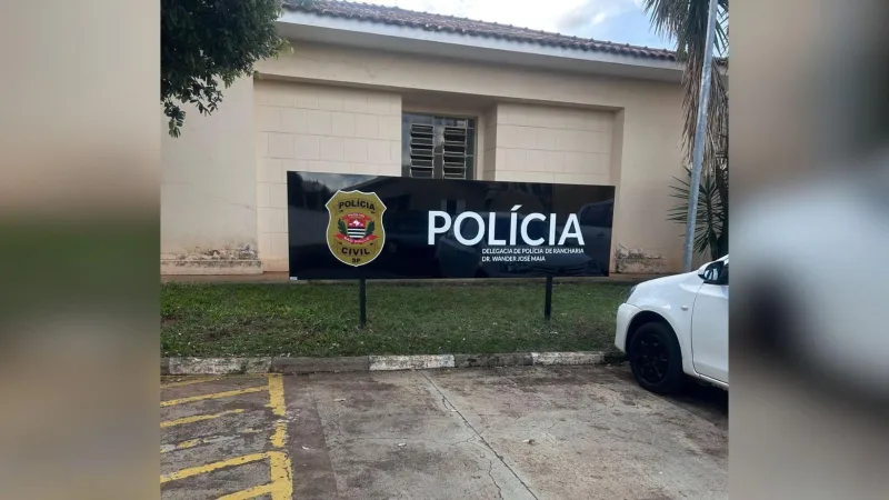 Suspeito disse que deixaria seu celular como garantia.