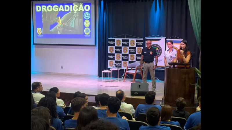 Palestra integrou a programação comemorativa alusiva ao Mês da Juventude.