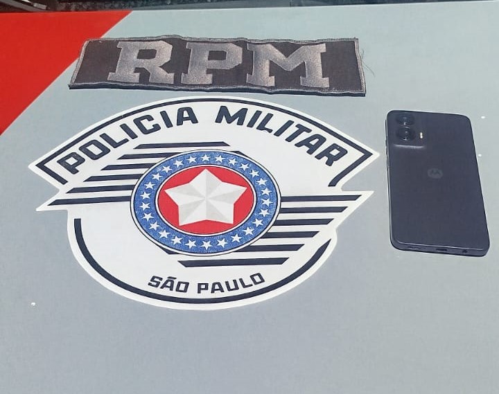 Ela teria entrado na residência da vítima.