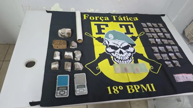 Suspeito, de 19 anos, afirmou que vendia entorpecentes em casa junto com seus primos.
