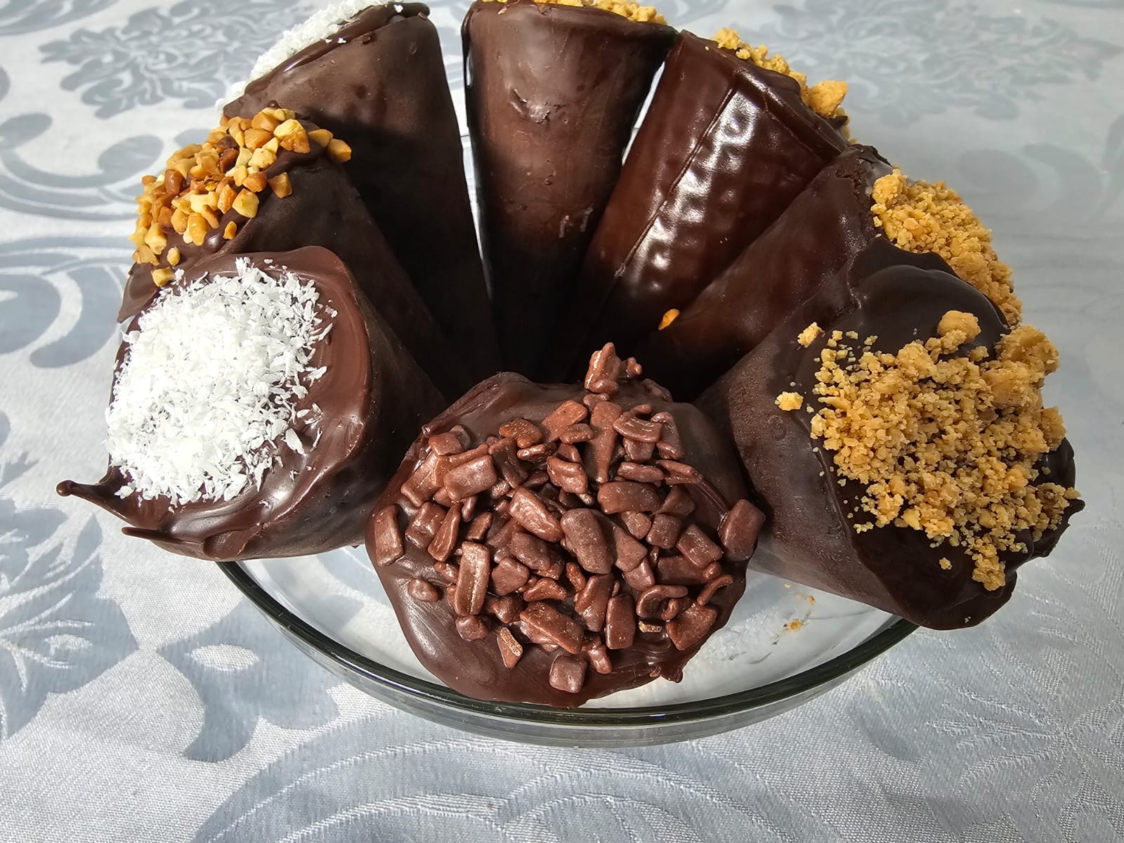 Com gostinho de infância e versátil para festas juninas, aprenda a preparar um delicioso Cone Trufado
